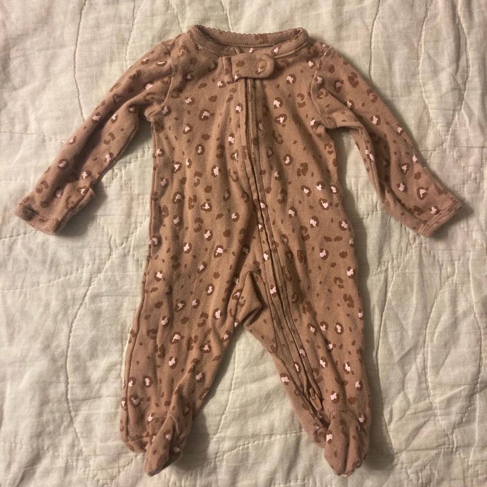10/$20 sale! Carter's Brown Leopard Print Footie
